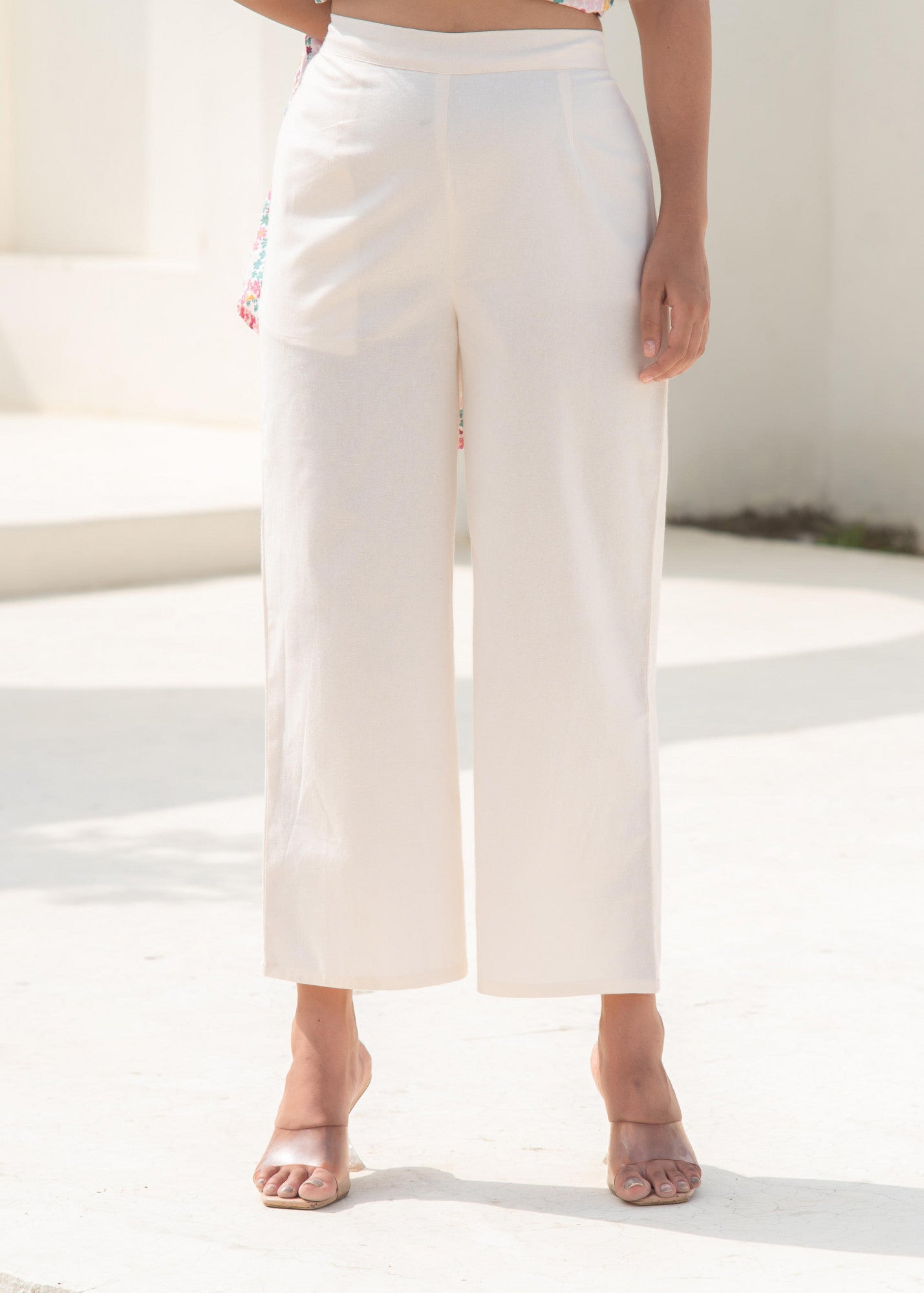 Women’s Off-White Solid Straight Cotton Pants with Pocket