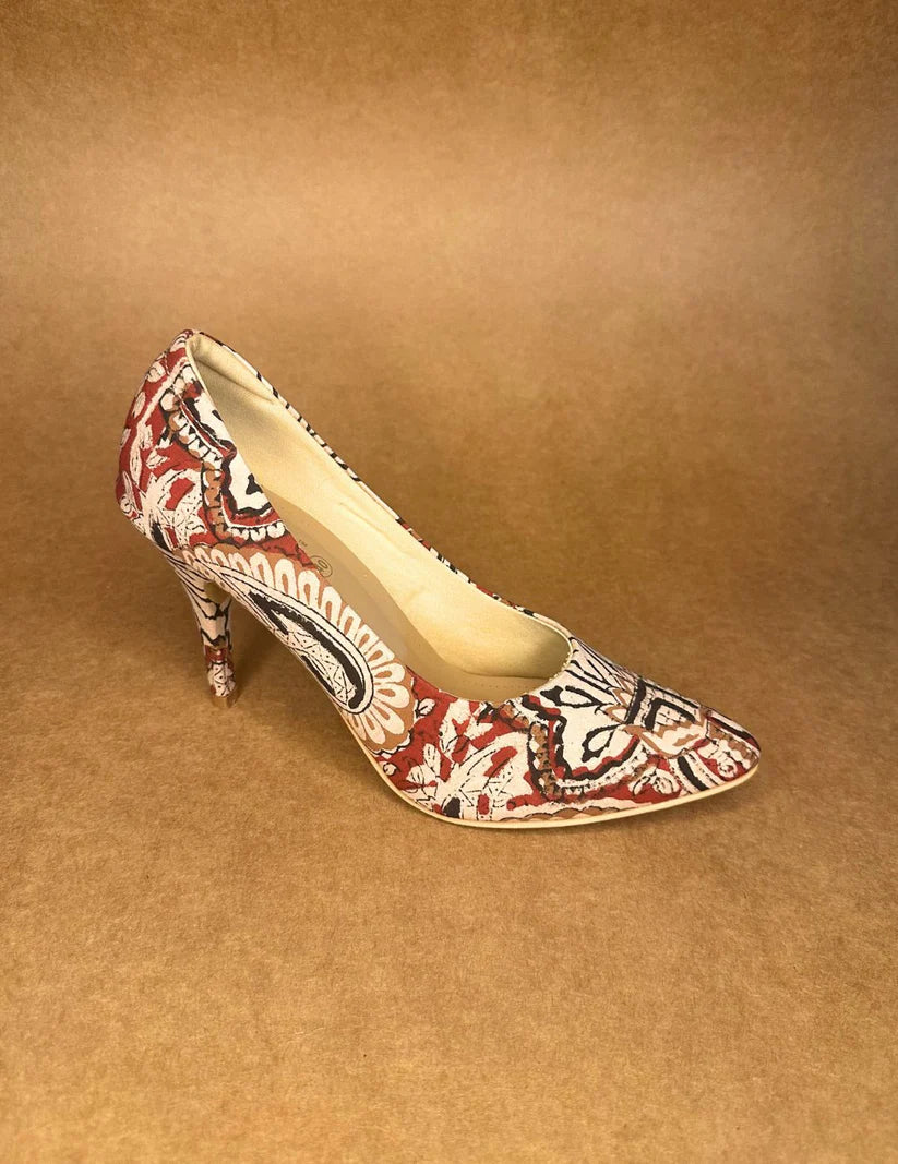Kanvas Kalamkari Elegant Pumps – Where Tradition Meets Timeless Elegance