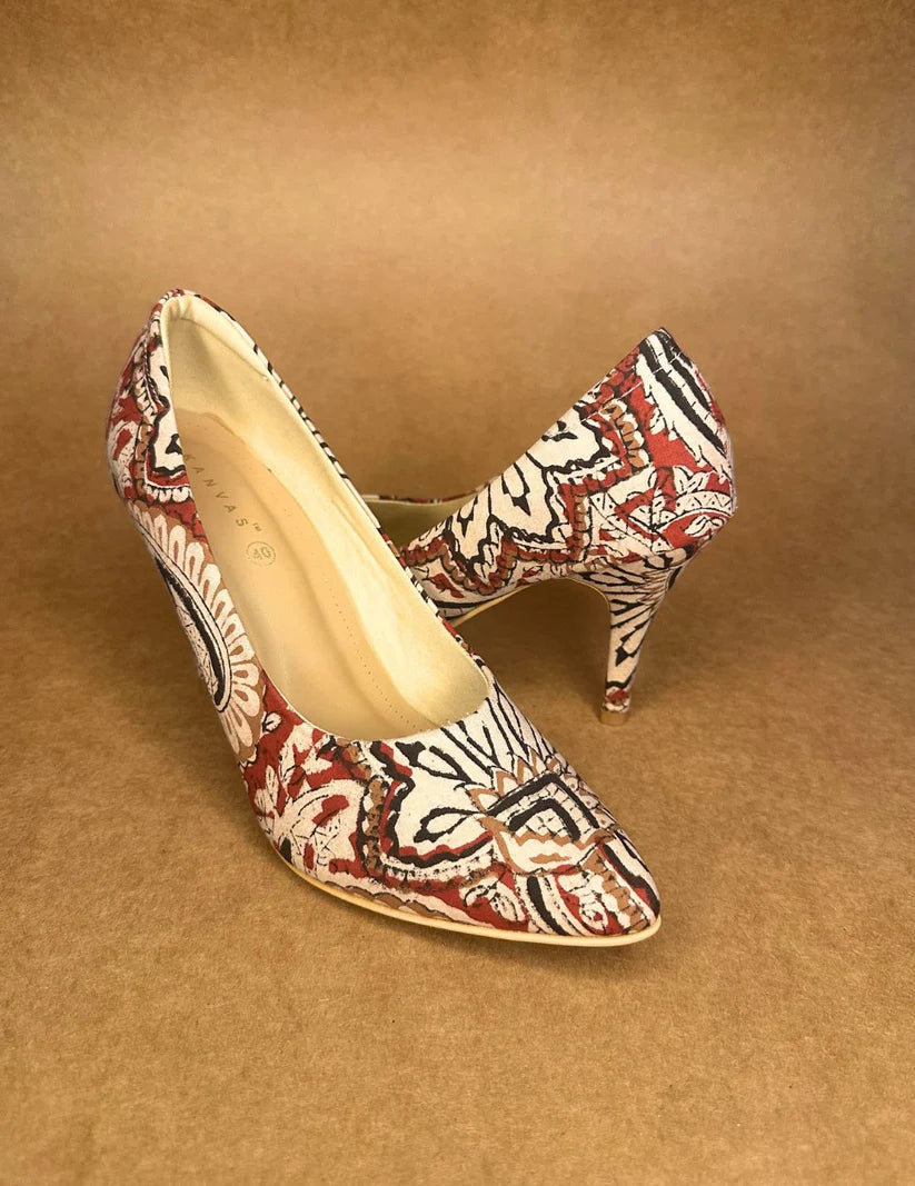 Kanvas Kalamkari Elegant Pumps – Where Tradition Meets Timeless Elegance