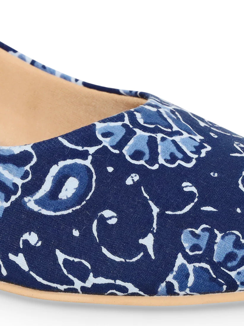 Kanvas Dual-Toned Blue Kalamkari Print Heels – A Perfect Blend of Tradition & Trend