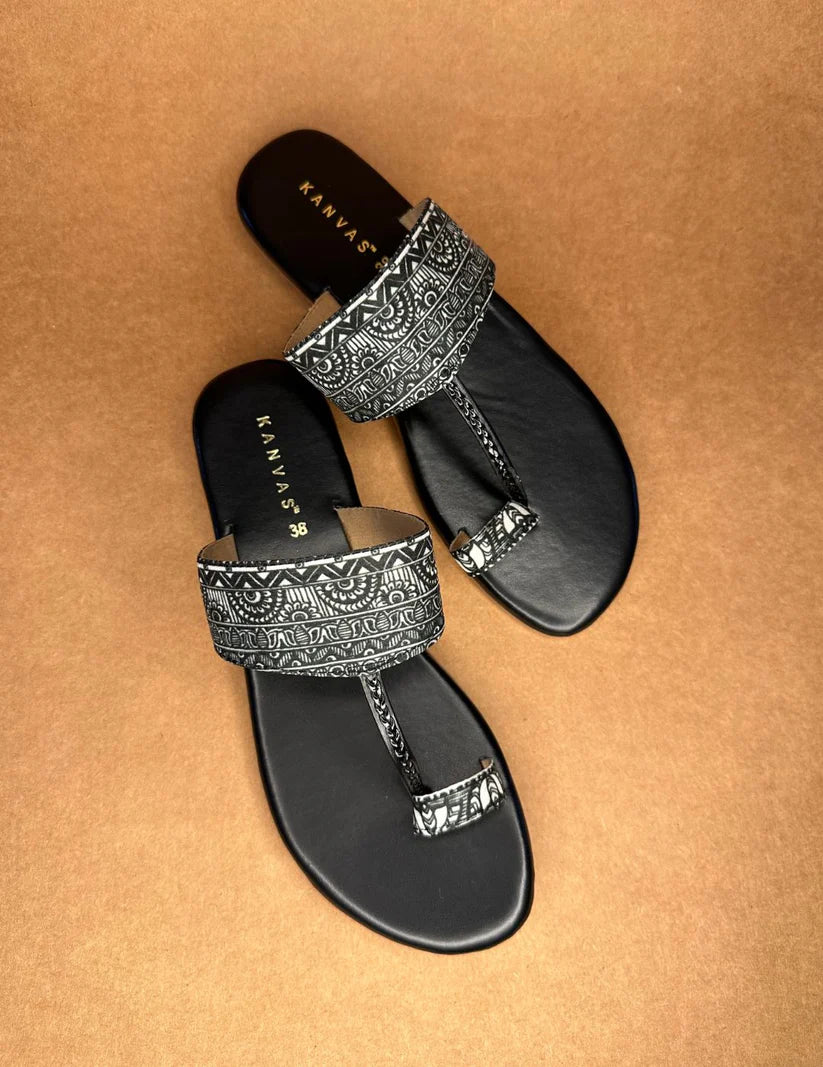 Kanvas Black Abstract Kolhapuri Chappals – A Fusion of Tradition & Modern Art