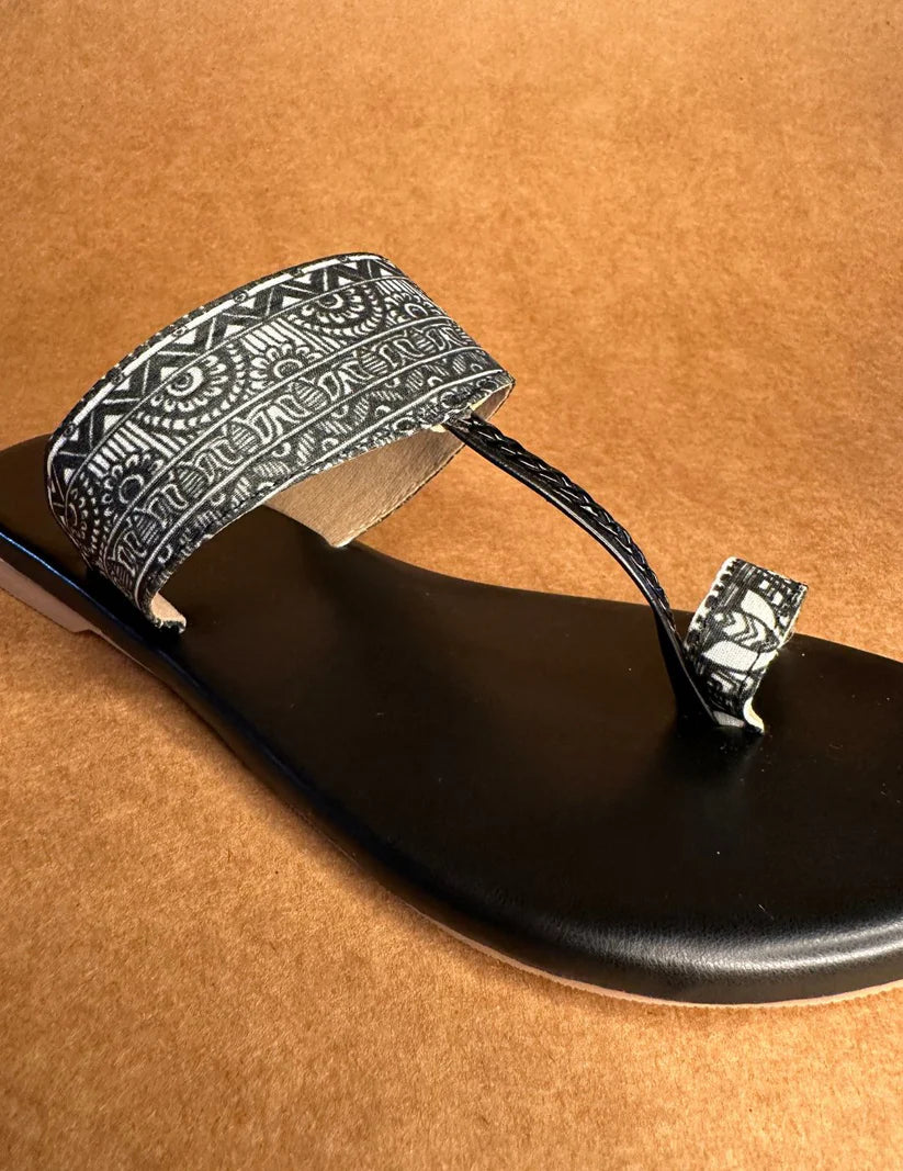 Kanvas Black Abstract Kolhapuri Chappals – A Fusion of Tradition & Modern Art