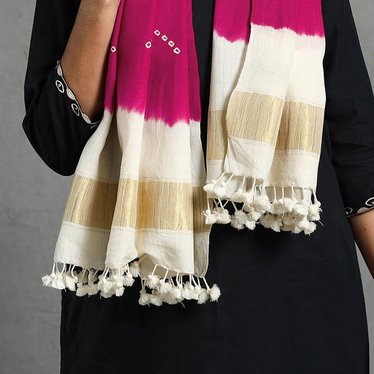 Pink Handwoven Merino Wool Bandhani Stole with Zari Border & Tassels – Crafted in Kutch, India