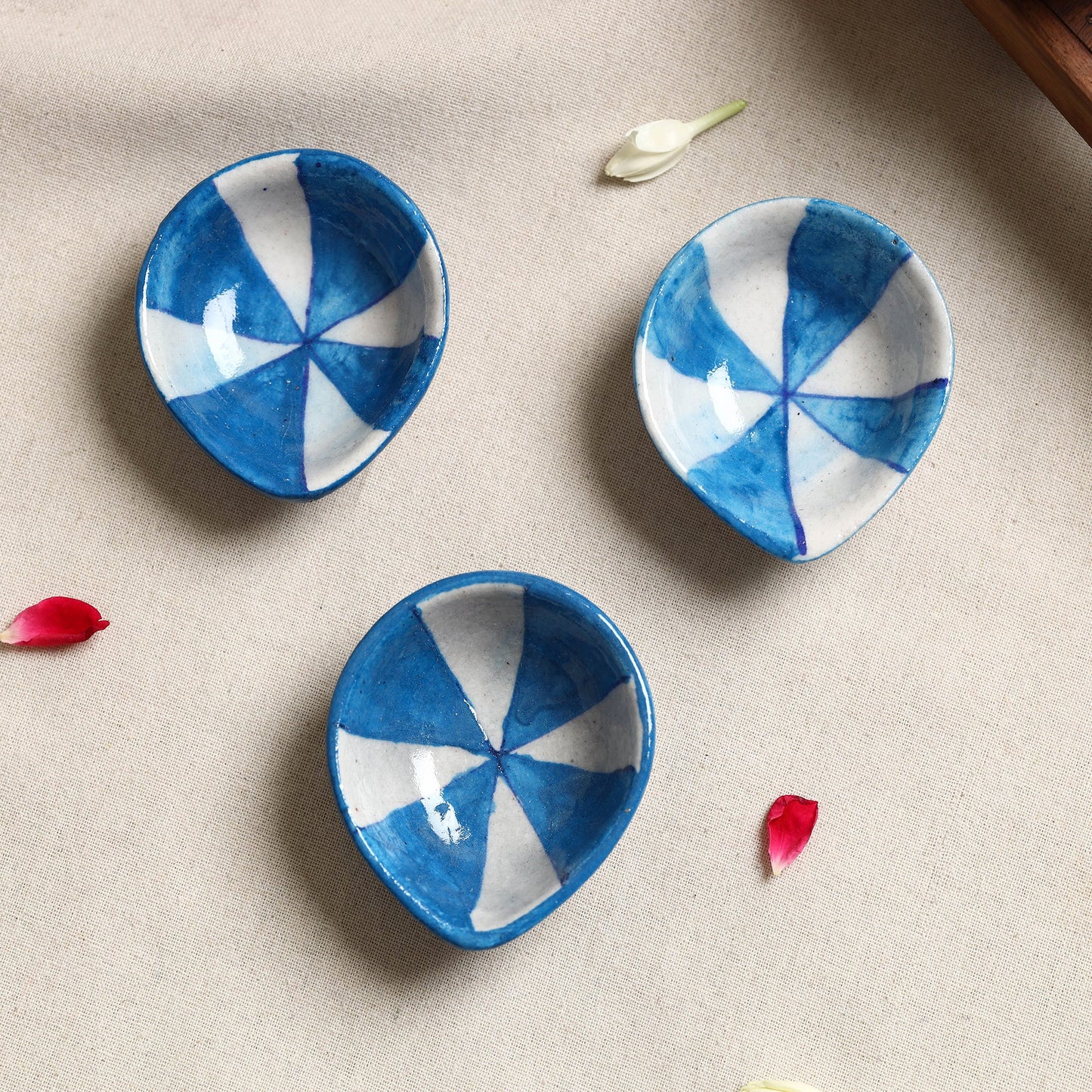 Jaipur Elegance – Handcrafted Blue Pottery Diya Set (4 pcs)