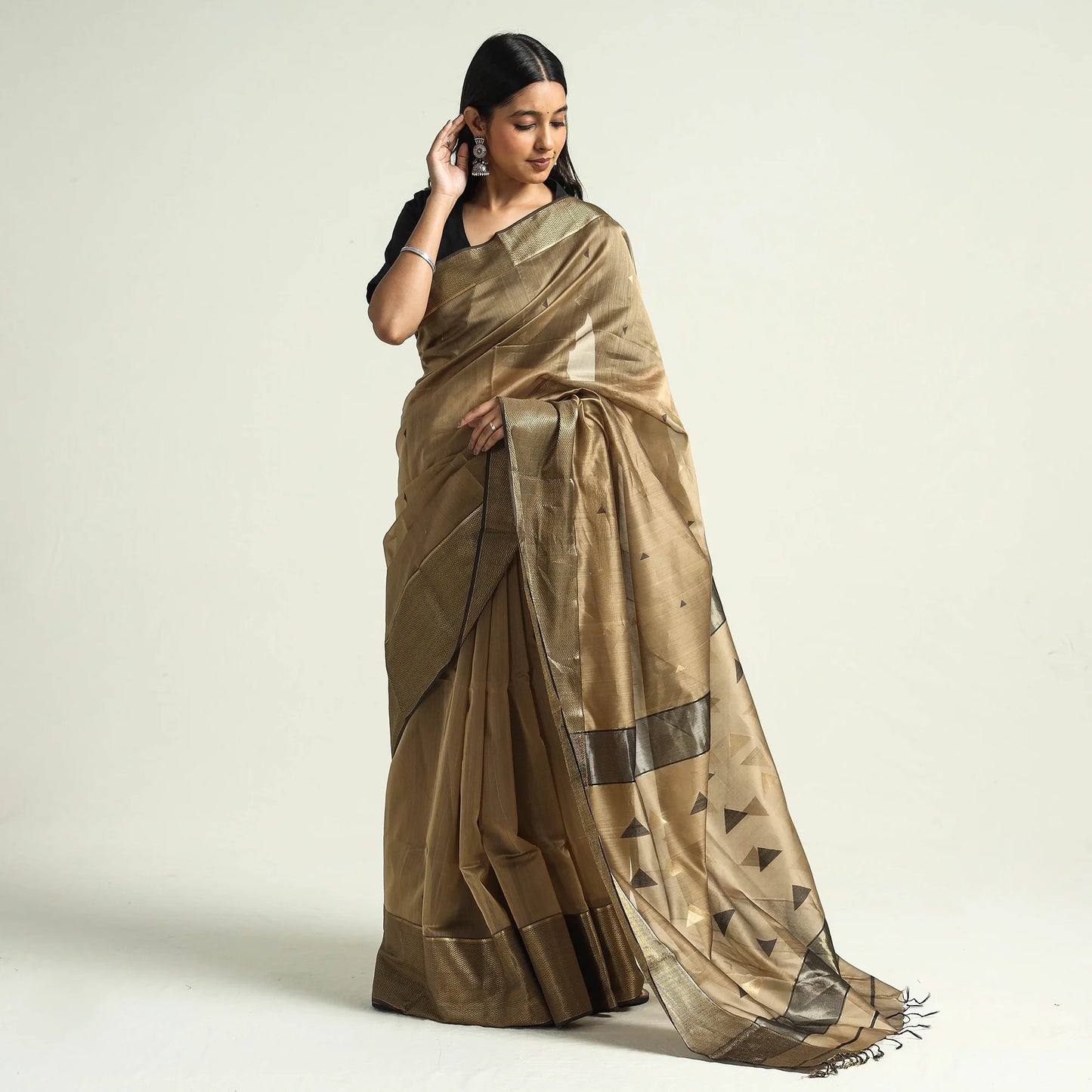 Traditional Chanderi Silk Cotton Handloom Saree with Zari Border & Buta