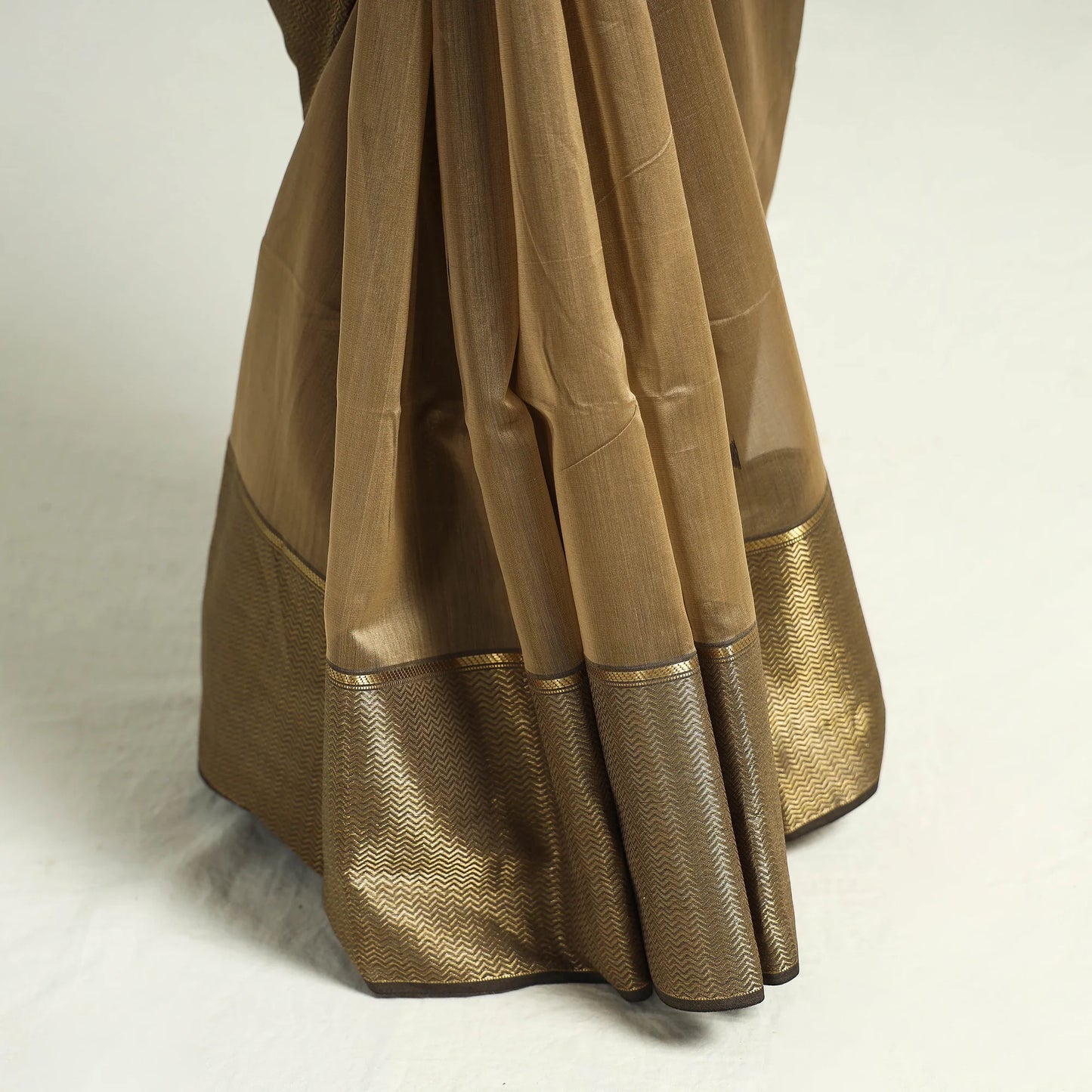 Traditional Chanderi Silk Cotton Handloom Saree with Zari Border & Buta